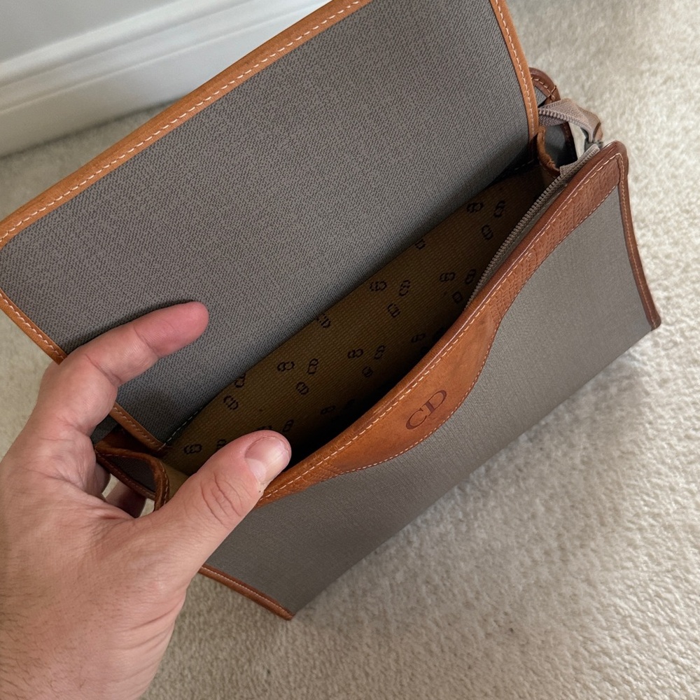Vintage Dior Zip toiletry in khaki taupe clutch - Picture 12 of 15